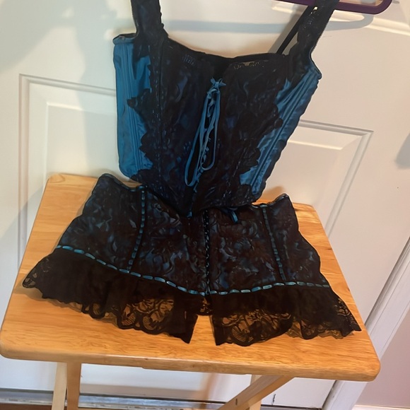 Fredericks of Hollywood Intimates - two pieces - bustier top and bottom - Picture 17 of 17
